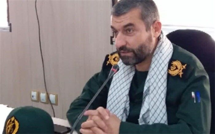 شهدا قهرمانان و اسطوره های واقعی و بهترین الگو برای دانش آموزان هستند