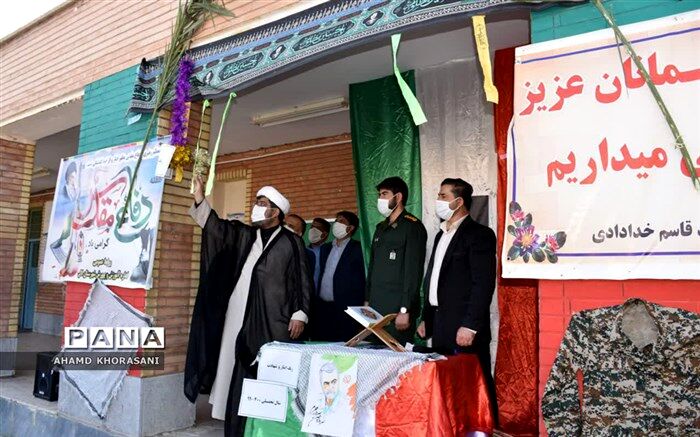 نواختن زنگ ایثار و شهادت همزمان با آغاز هفته دفاع مقدس در لالی