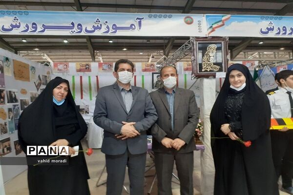 آیین افتتاحیه نمایشگاه هفته دفاع مقدس