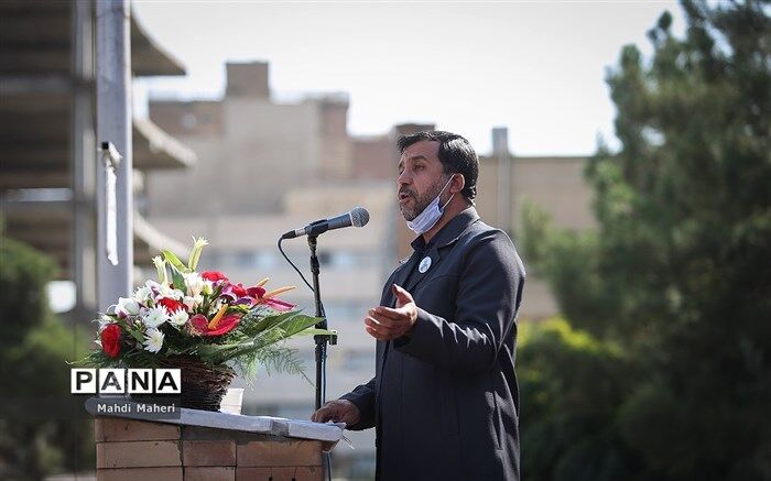 باستان: آموزش تراز انقلاب اسلامی همراه با تربیت است