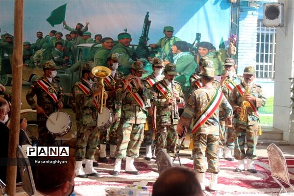 نواختن زنگ چهلمین سالگرد دفاع مقدس در استان اصفهان