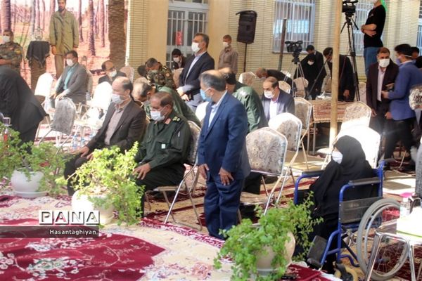 نواختن زنگ چهلمین سالگرد دفاع مقدس در استان اصفهان