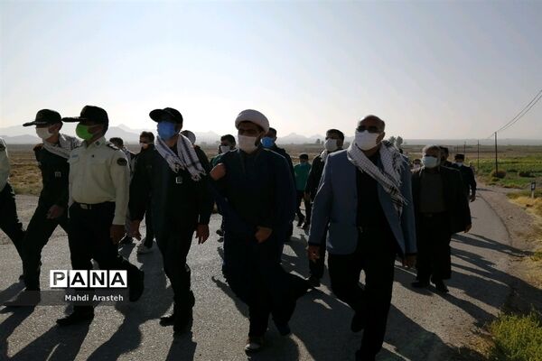 همایش پیاده‌روی مشترک کارکنان ناحیه مقاومت بسیج سپاه و فرماندهی انتظامی شهرستان  خوسف