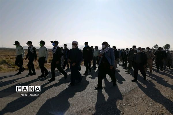 همایش پیاده‌روی مشترک کارکنان ناحیه مقاومت بسیج سپاه و فرماندهی انتظامی شهرستان  خوسف