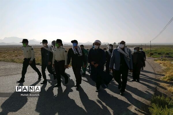 همایش پیاده‌روی مشترک کارکنان ناحیه مقاومت بسیج سپاه و فرماندهی انتظامی شهرستان  خوسف