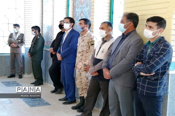 غبارروبی و عطر افشانی  گلزار مطهر شهدا درشهرستان خوسف استان خراسان جنوبی