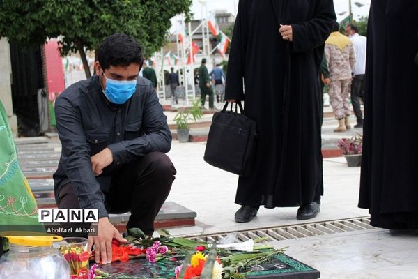 غبارروبی گلزار شهدای شهرستان ساری