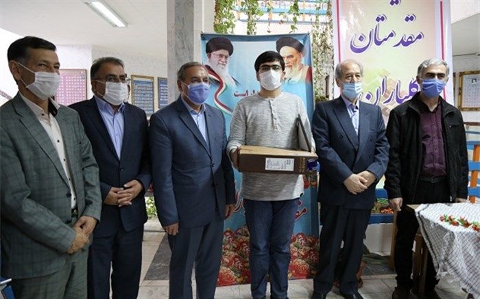 تجلیل مدیرکل آموزش و پرورش اردبیل از رتبه اول کنکور سراسری