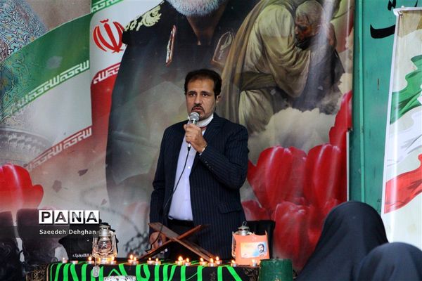 نواختن زنگ دفاع مقدس در مدارس شیراز