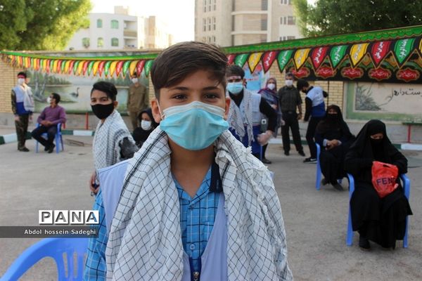 نواختن زنگ ایثار و مقاومت در بوشهر