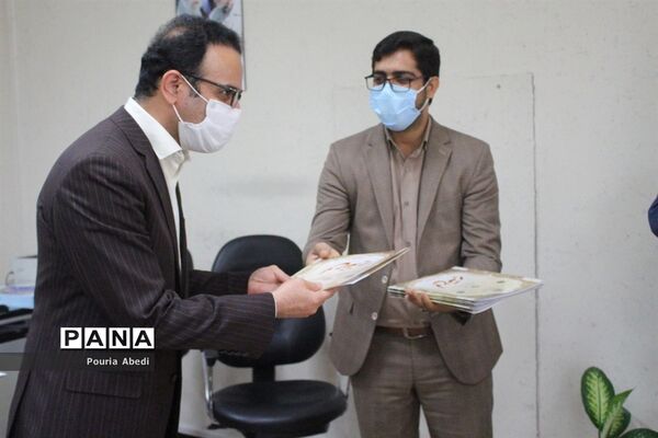 نشست صمیمی خادمان قرآن با معاون پرورشی و فرهنگی آموزش و پرورش استان بوشهر