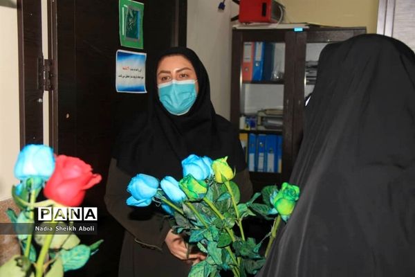 تجلیل مدیریت آموزش و پرورش شهرستان بوشهر از مدافعان سلامت