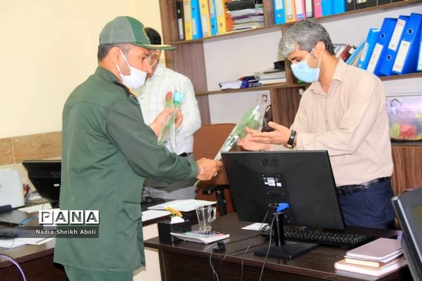 تجلیل مدیریت آموزش و پرورش شهرستان بوشهر از مدافعان سلامت