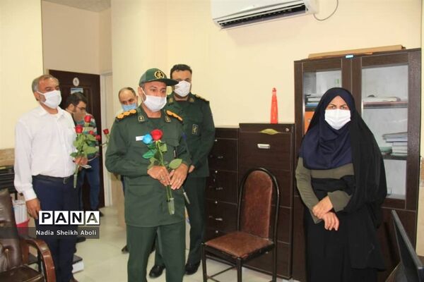 تجلیل مدیریت آموزش و پرورش شهرستان بوشهر از مدافعان سلامت