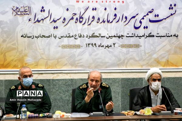 نشست صمیمی فرمانده قرارگاه حمزه سیدالشهدا(ع) با اصحاب رسانه