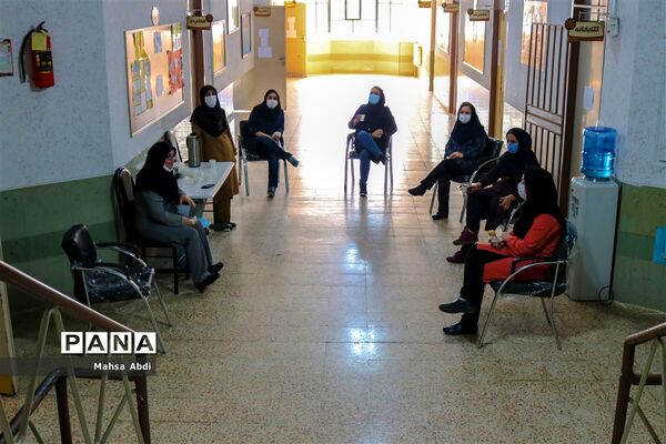 تلاش معلمان شیراز در آموزش مجازی به دانش‌آموزان