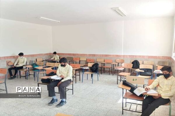 برگزاری کلاس‌های درس درهنرستان نمونه البرز بیرجند