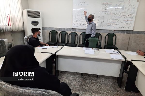 انتخاب رشته کنکور توسط مشاورین مجرب منطقه 13