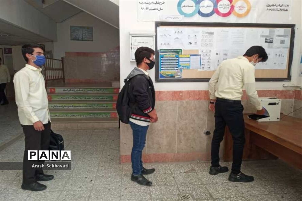 تحصیل دانش‌آموزان ایرانی در مدارس سفارتخانه‌ها تخلف است