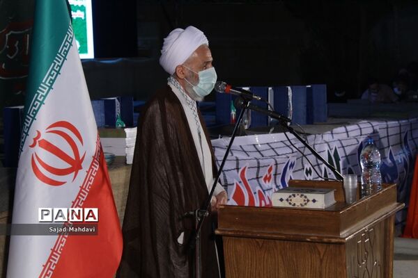 اختتامیه جشنواره شعر دفاع مقدس رازهای ارغوانی