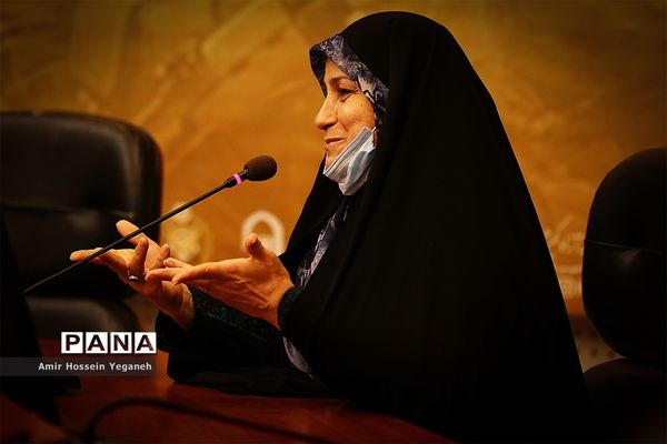 همایش نقش زنان در دفاع مقدس