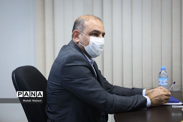 حضور محمد علیخانی رئیس کمیسیون عمران و حمل و نقل شورای اسلامی شهر تهران در خبرگزاری پانا