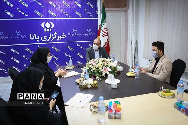 حضور محمد علیخانی رئیس کمیسیون عمران و حمل و نقل شورای اسلامی شهر تهران در خبرگزاری پانا