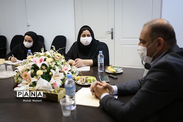 حضور محمد علیخانی رئیس کمیسیون عمران و حمل و نقل شورای اسلامی شهر تهران در خبرگزاری پانا