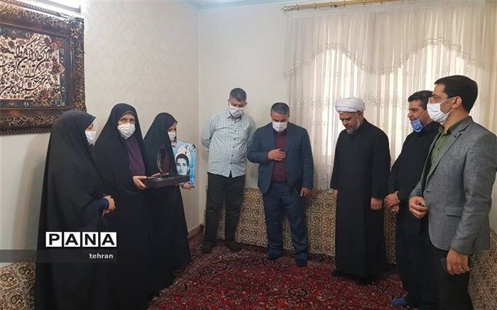 نیکبخت: بالاترین انفاق از آن مادران شهداست