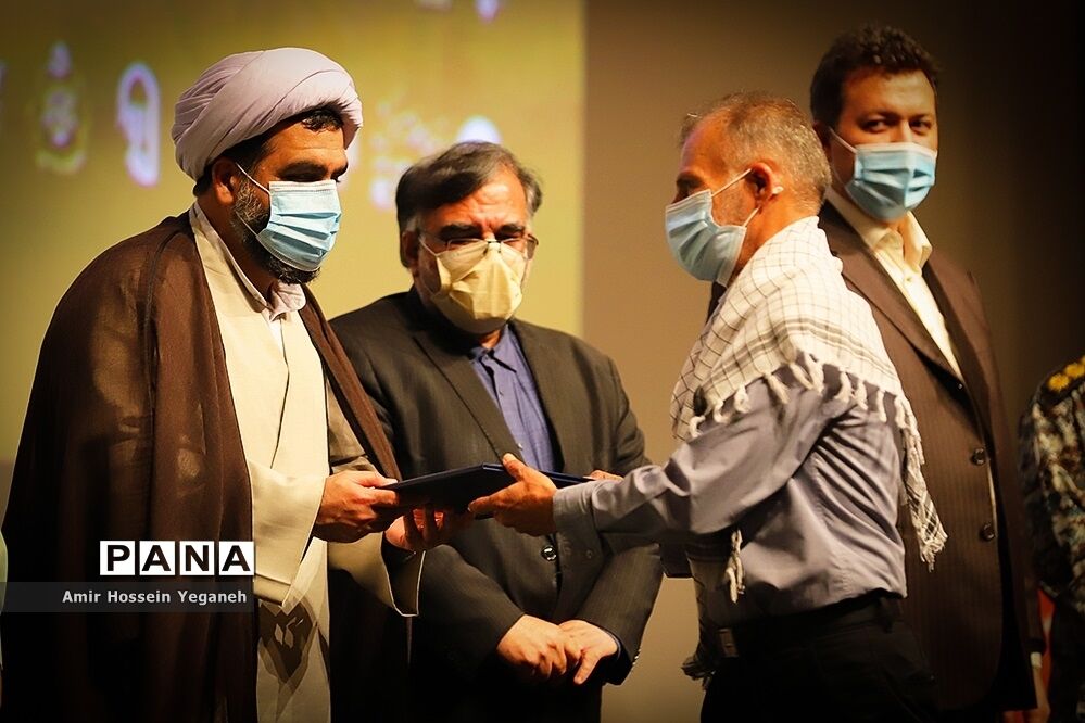 گرامیداشت شکست حصر آبادان درجزیره کیش