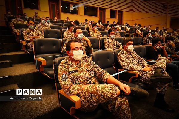 گرامیداشت شکست حصر آبادان درجزیره کیش