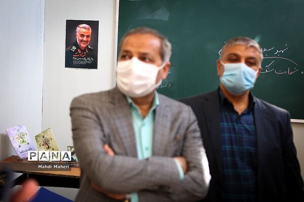 بازدید معاون پرورشی و فرهنگی وزارت آموزش و پرورش از نمایشگاه دفاع مقدس