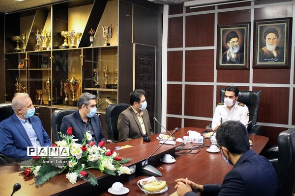 دیدار مدیر سازمان دانش آموزی استان فارس با رئیس سازمان آتش نشانی شیراز به مناسبت گرامیداشت روز آتش نشان
