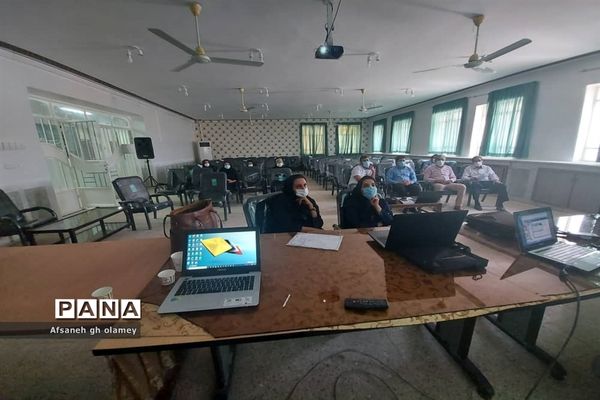 برگزاری کارگاه آموزشی محتوای الکترونیکی در شهرستان حمیدیه