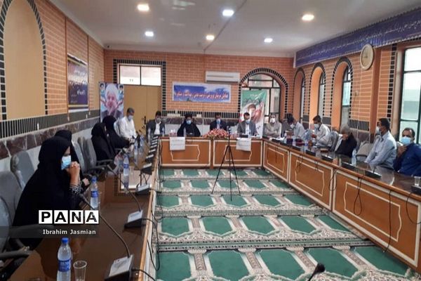 تجلیل از معاونان، مربیان پرورشی، مشاوران و سرگروه‌های درس تفکر و سبک زندگی بندر ریگ