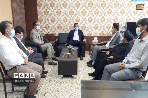 تجلیل از معاونان، مربیان پرورشی، مشاوران و سرگروه‌های درس تفکر و سبک زندگی بندر ریگ
