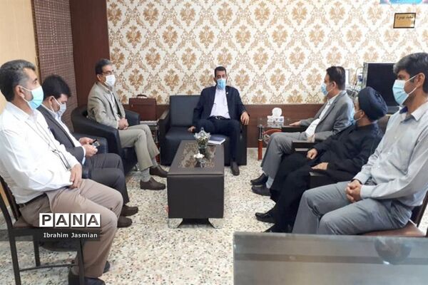 تجلیل از معاونان، مربیان پرورشی، مشاوران و سرگروه‌های درس تفکر و سبک زندگی بندر ریگ