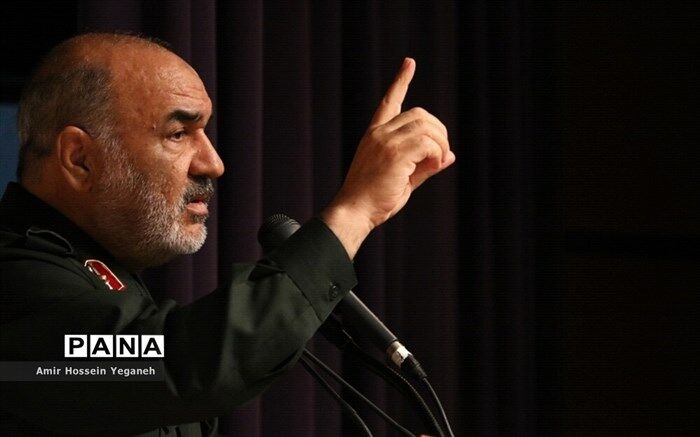 فرمانده کل سپاه: آرزوهای سیاسی آمریکا را برای نوسازی سیاسی خاورمیانه به قبرستان سپردیم