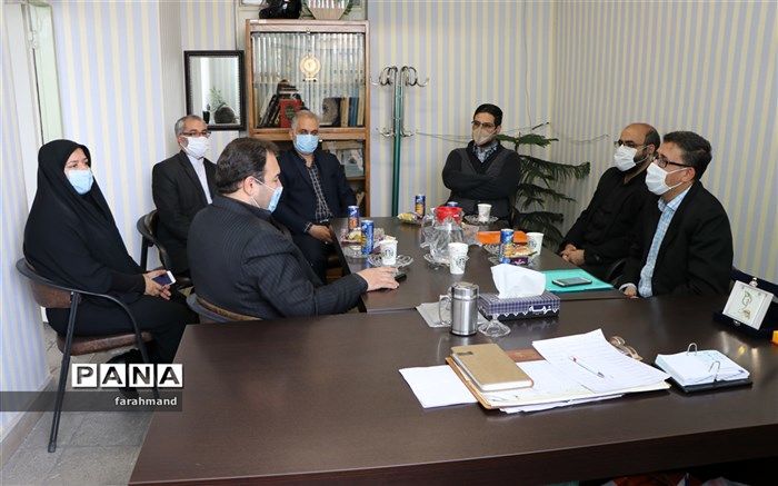 بازدید  گروه ارزیابی معاونت پرورشی شهر تهران از فعالیت های مدارس منطقه 19