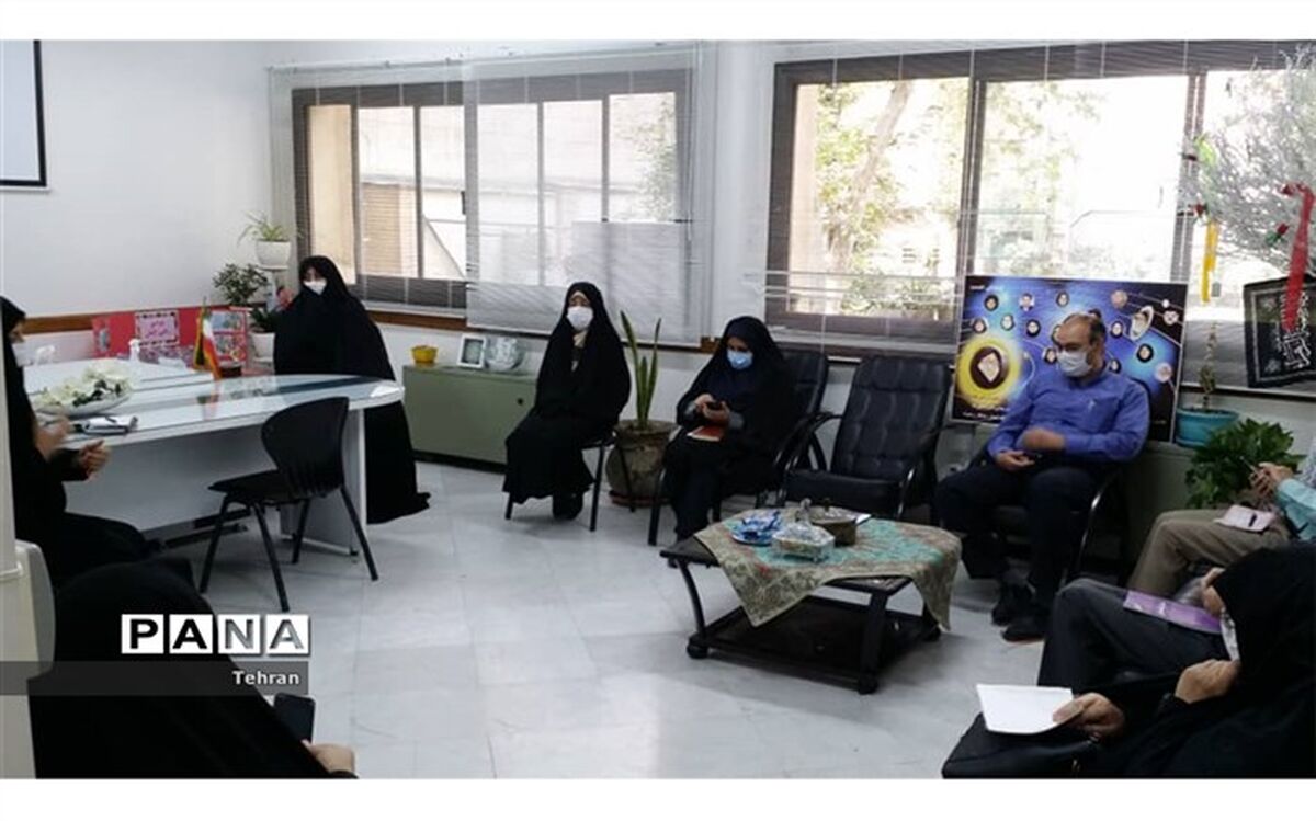 "گام دوم انقلاب" موضوع اتاق فکر شورای فرهنگی منطقه یک