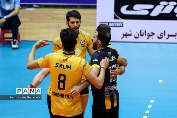 دیدار تیم های آذرباتری و شهداب یزد