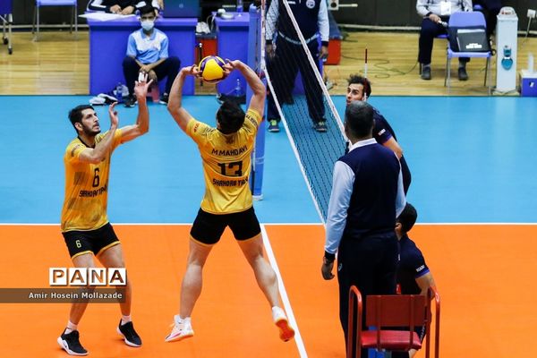 دیدار تیم های آذرباتری و شهداب یزد