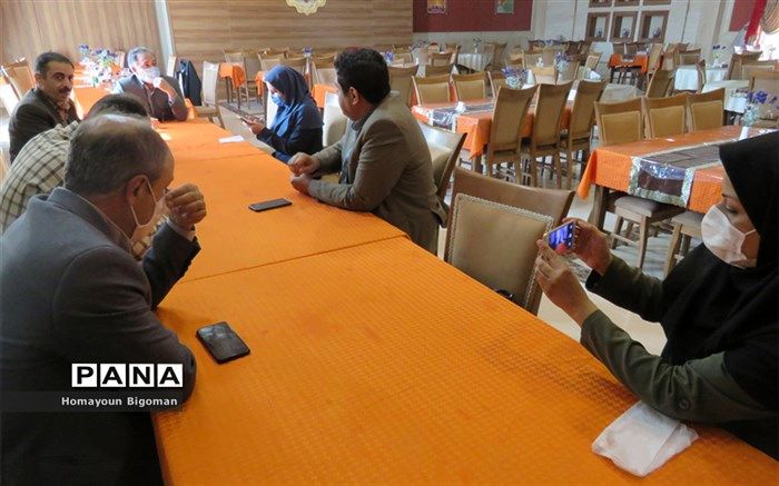 نشست خبری مدیر آموزش و پرورش شهرستان پردیس با خبرنگاران و تجلیل از خبرنگاران شهرستان پردیس