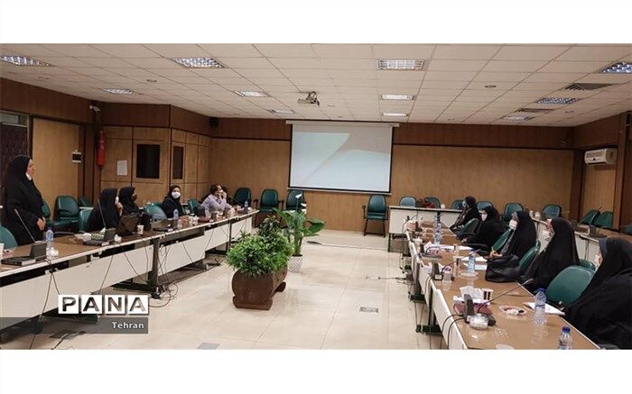 برگزاری جلسه توجیهی آموزش دهندگان سوادآموزی  منطقه ۱۷