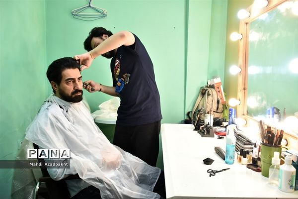 پشت صحنه برنامه تلویزیونی چهل تیکه