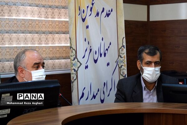 آیین تجلیل از فرهنگیان برگزیده مسابقات قرآن، عترت و نماز منطقه 14
