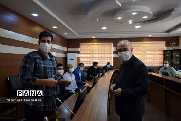 آیین تجلیل از فرهنگیان برگزیده مسابقات قرآن، عترت و نماز منطقه 14