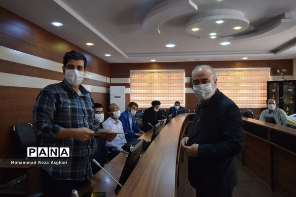 آیین تجلیل از فرهنگیان برگزیده مسابقات قرآن، عترت و نماز منطقه 14