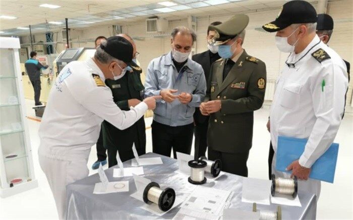 وزیر دفاع: دستگاه‌ها عزم خود را برای قطع هرگونه وابستگی جزم کنند