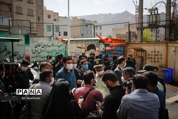 اوباش گردانی در محله مشیریه